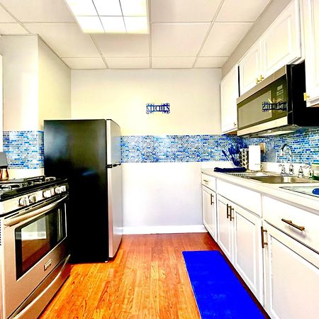 The Sapphire Haven - Your Old Brooklyn Oasis Awaits Families, Couples, Business Travelers Near Downtown With Parking, 300 Mb Wifi & Self Check-In Cleveland Buitenkant foto