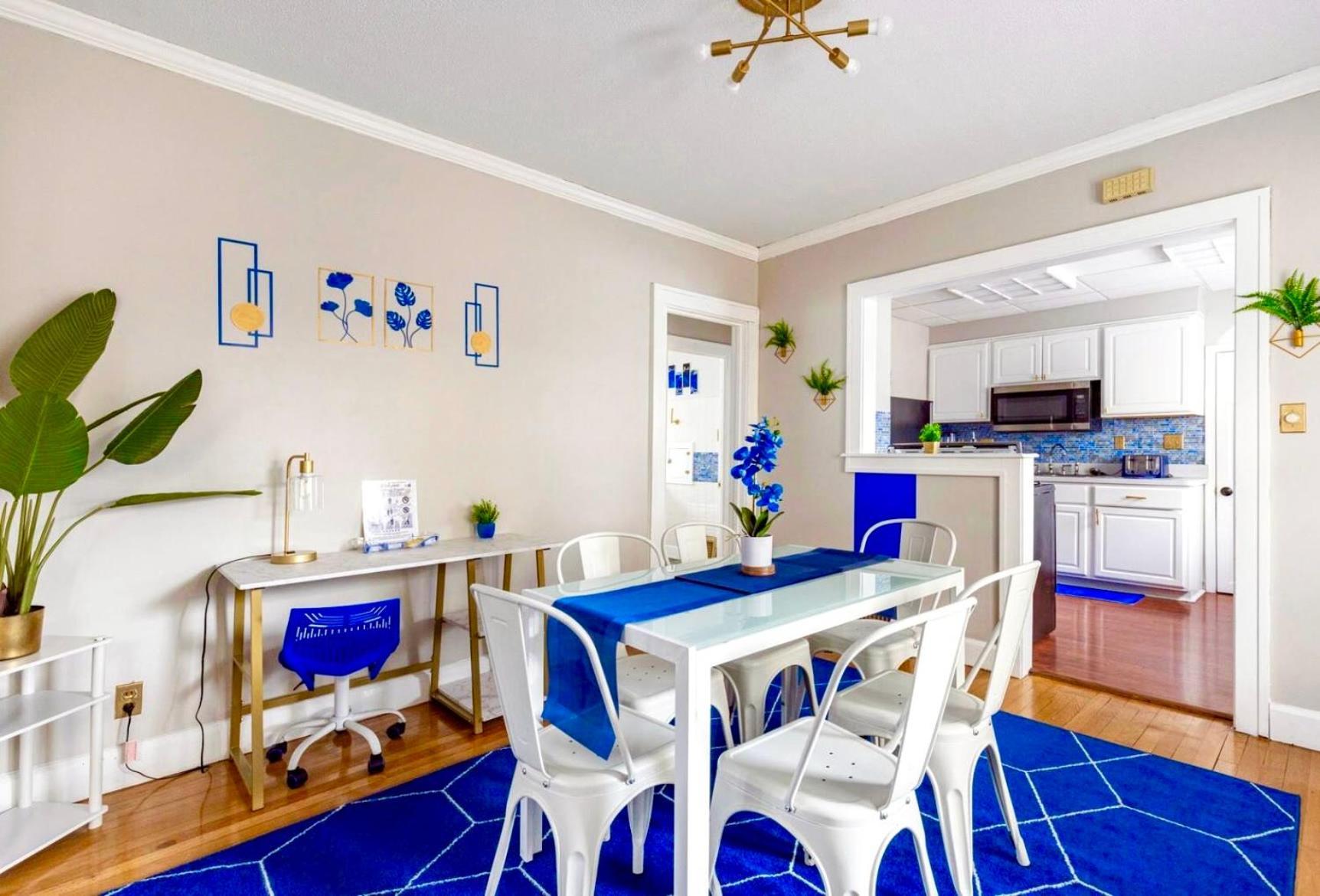 The Sapphire Haven - Your Old Brooklyn Oasis Awaits Families, Couples, Business Travelers Near Downtown With Parking, 300 Mb Wifi & Self Check-In Cleveland Buitenkant foto