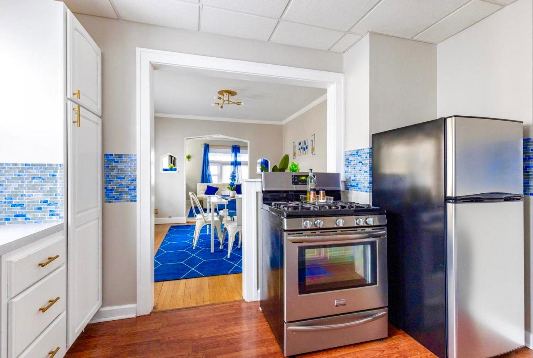 The Sapphire Haven - Your Old Brooklyn Oasis Awaits Families, Couples, Business Travelers Near Downtown With Parking, 300 Mb Wifi & Self Check-In Cleveland Buitenkant foto