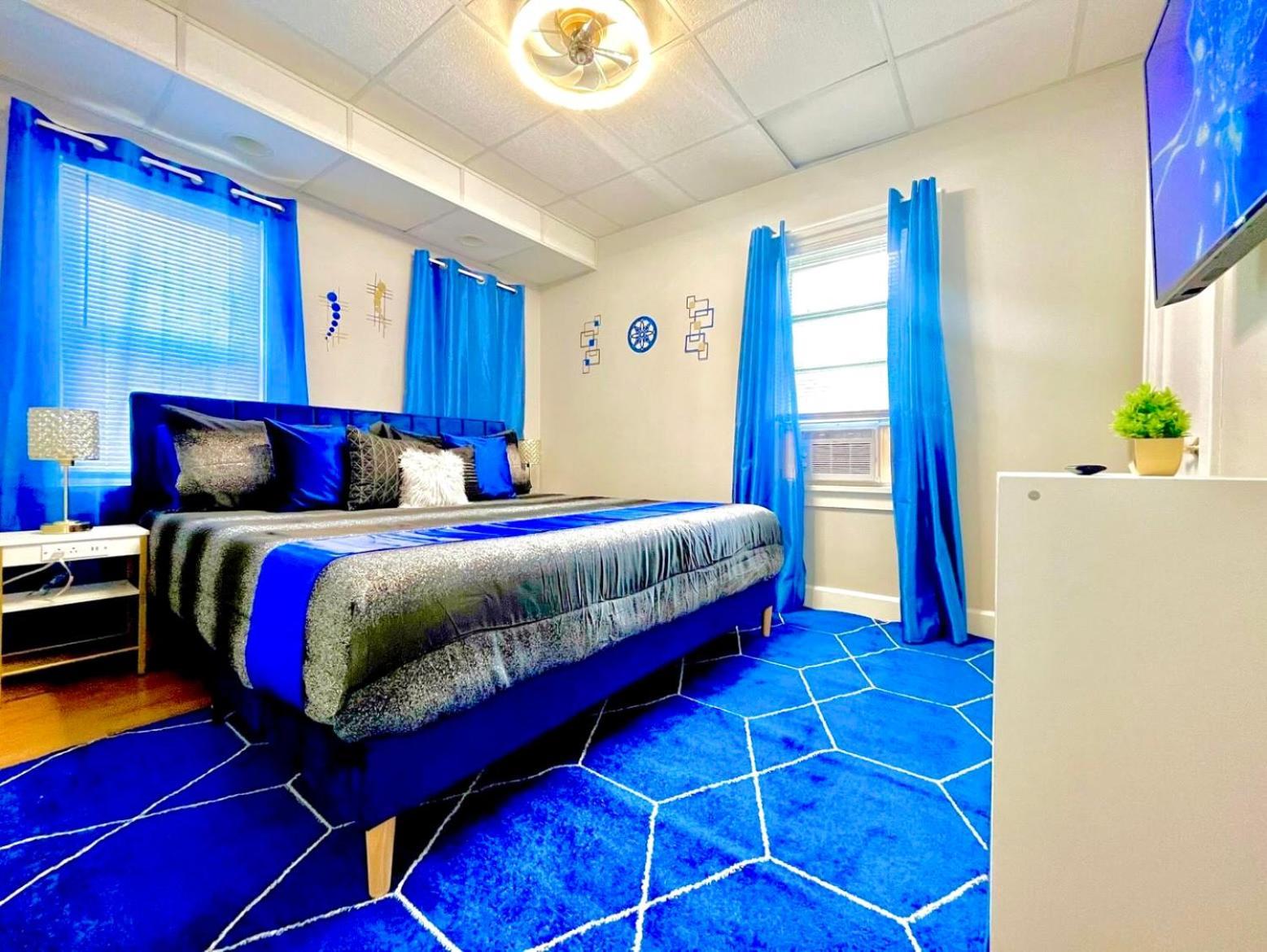 The Sapphire Haven - Your Old Brooklyn Oasis Awaits Families, Couples, Business Travelers Near Downtown With Parking, 300 Mb Wifi & Self Check-In Cleveland Buitenkant foto