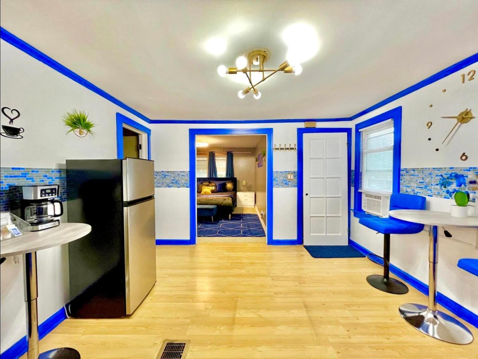 The Sapphire Haven - Your Old Brooklyn Oasis Awaits Families, Couples, Business Travelers Near Downtown With Parking, 300 Mb Wifi & Self Check-In Cleveland Buitenkant foto