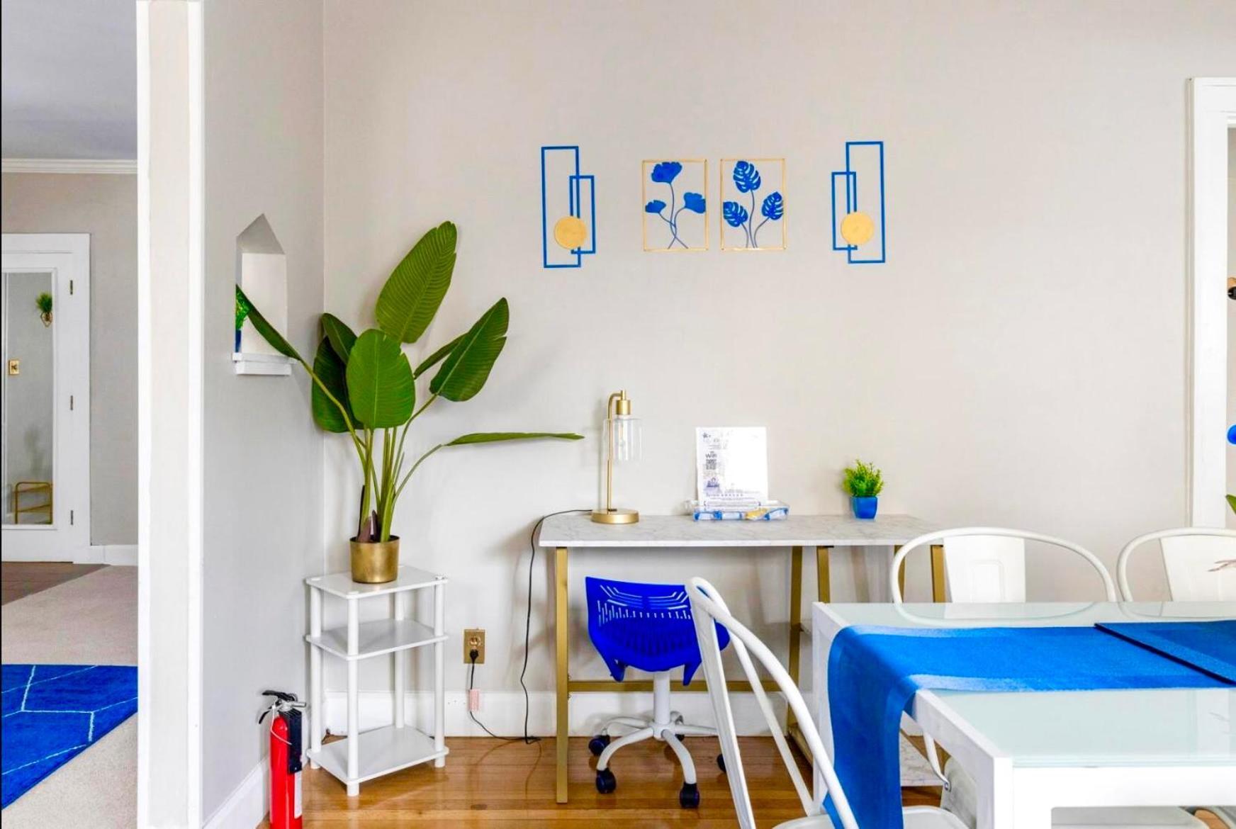 The Sapphire Haven - Your Old Brooklyn Oasis Awaits Families, Couples, Business Travelers Near Downtown With Parking, 300 Mb Wifi & Self Check-In Cleveland Buitenkant foto