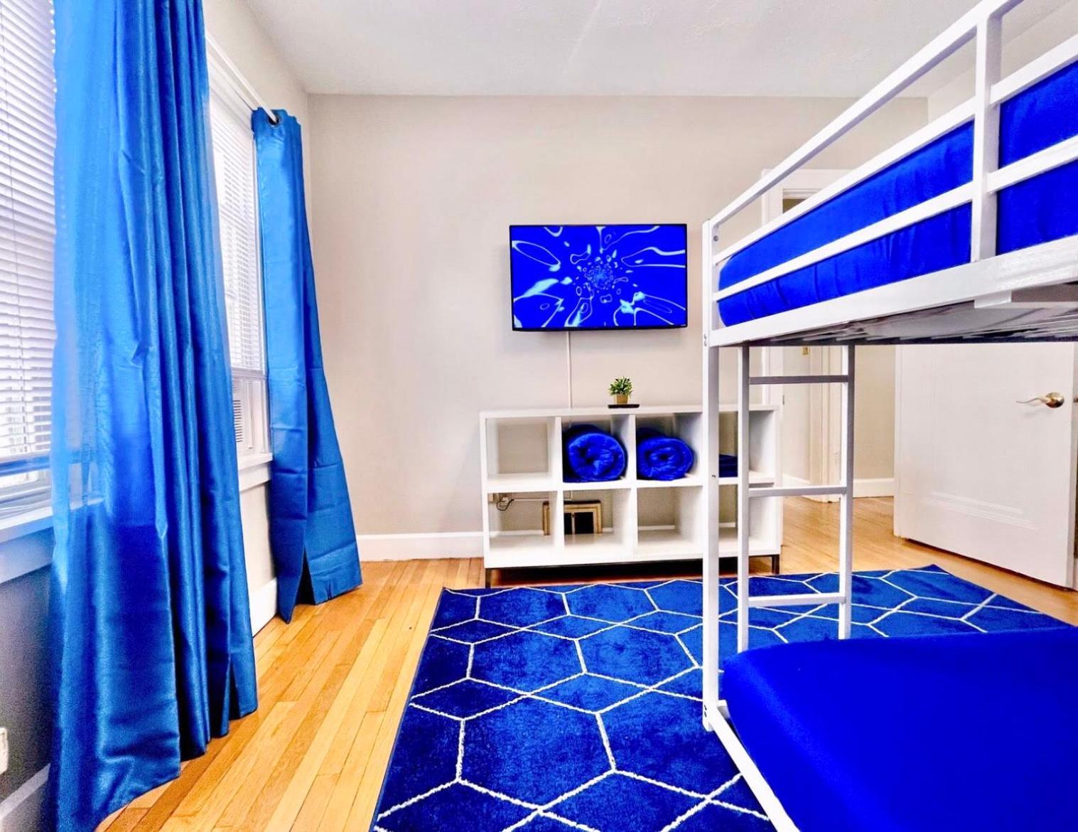 The Sapphire Haven - Your Old Brooklyn Oasis Awaits Families, Couples, Business Travelers Near Downtown With Parking, 300 Mb Wifi & Self Check-In Cleveland Buitenkant foto