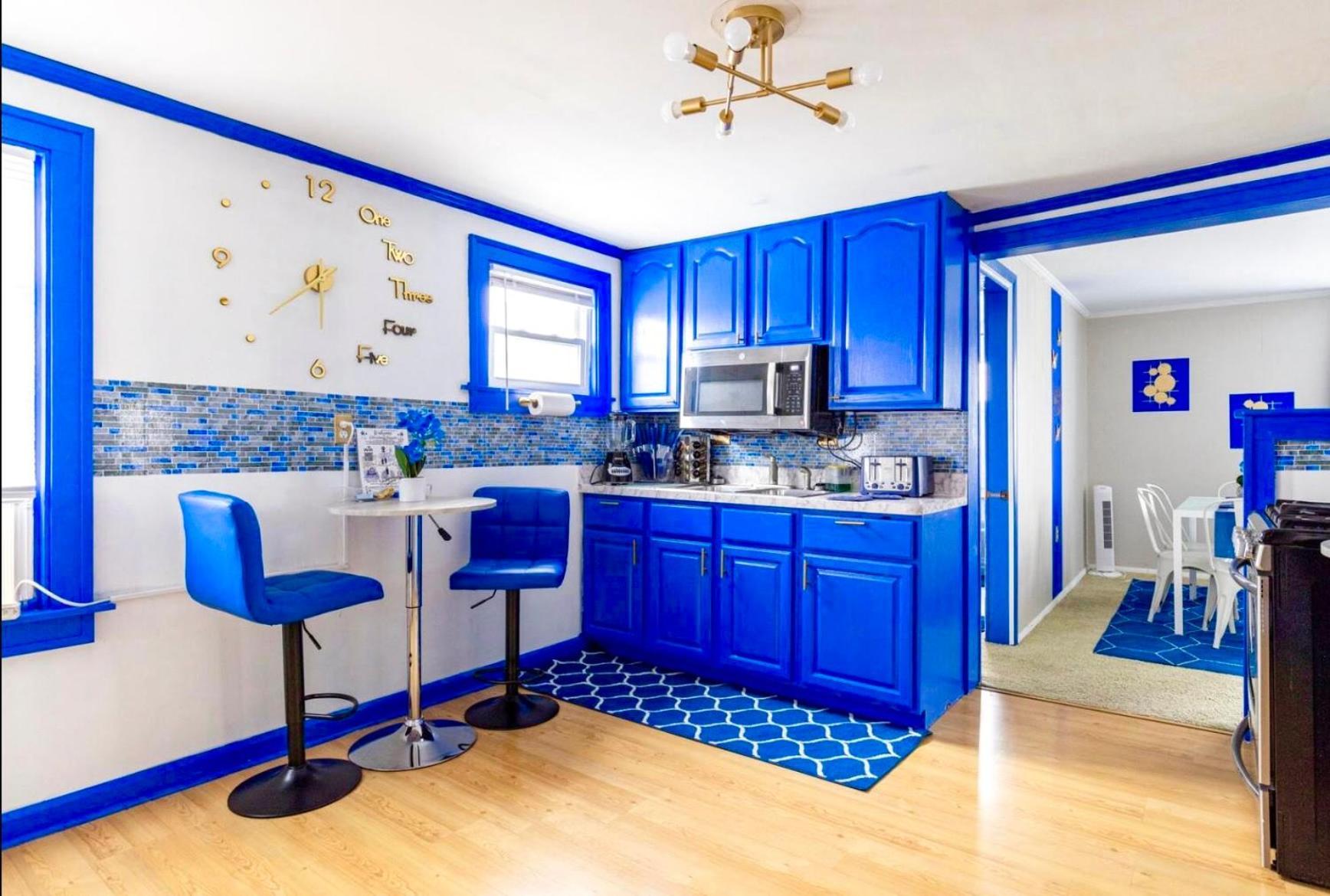 The Sapphire Haven - Your Old Brooklyn Oasis Awaits Families, Couples, Business Travelers Near Downtown With Parking, 300 Mb Wifi & Self Check-In Cleveland Buitenkant foto