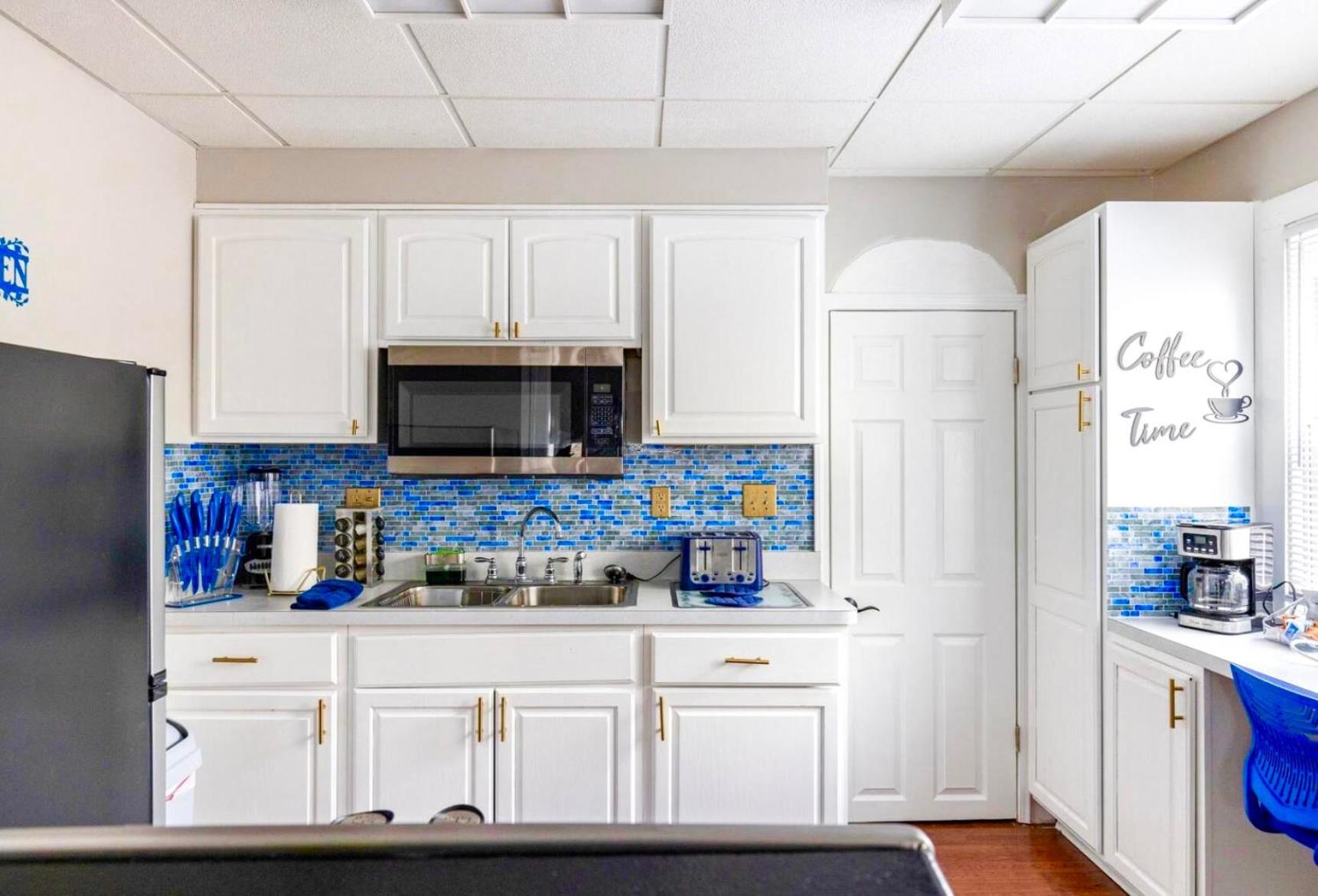 The Sapphire Haven - Your Old Brooklyn Oasis Awaits Families, Couples, Business Travelers Near Downtown With Parking, 300 Mb Wifi & Self Check-In Cleveland Buitenkant foto