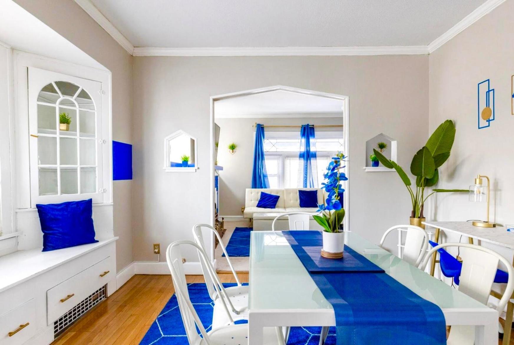 The Sapphire Haven - Your Old Brooklyn Oasis Awaits Families, Couples, Business Travelers Near Downtown With Parking, 300 Mb Wifi & Self Check-In Cleveland Buitenkant foto