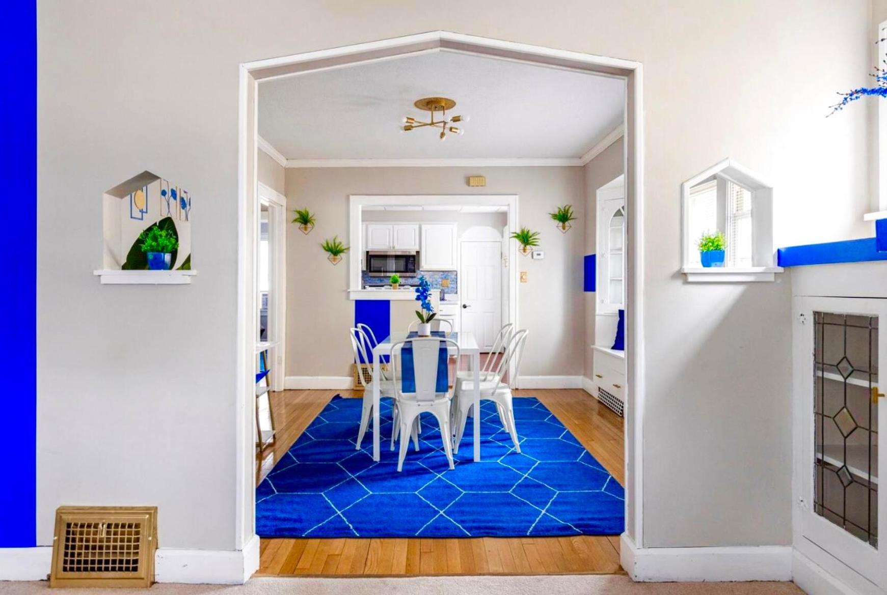 The Sapphire Haven - Your Old Brooklyn Oasis Awaits Families, Couples, Business Travelers Near Downtown With Parking, 300 Mb Wifi & Self Check-In Cleveland Buitenkant foto
