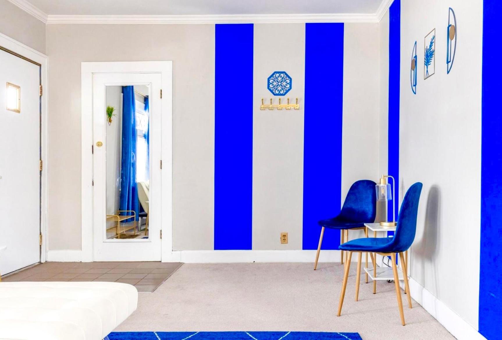 The Sapphire Haven - Your Old Brooklyn Oasis Awaits Families, Couples, Business Travelers Near Downtown With Parking, 300 Mb Wifi & Self Check-In Cleveland Buitenkant foto