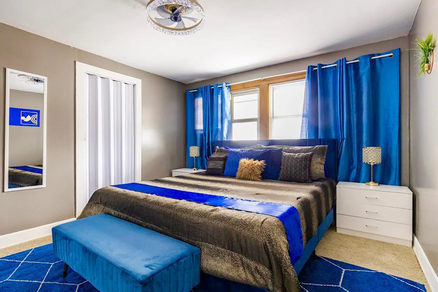 The Sapphire Haven - Your Old Brooklyn Oasis Awaits Families, Couples, Business Travelers Near Downtown With Parking, 300 Mb Wifi & Self Check-In Cleveland Buitenkant foto