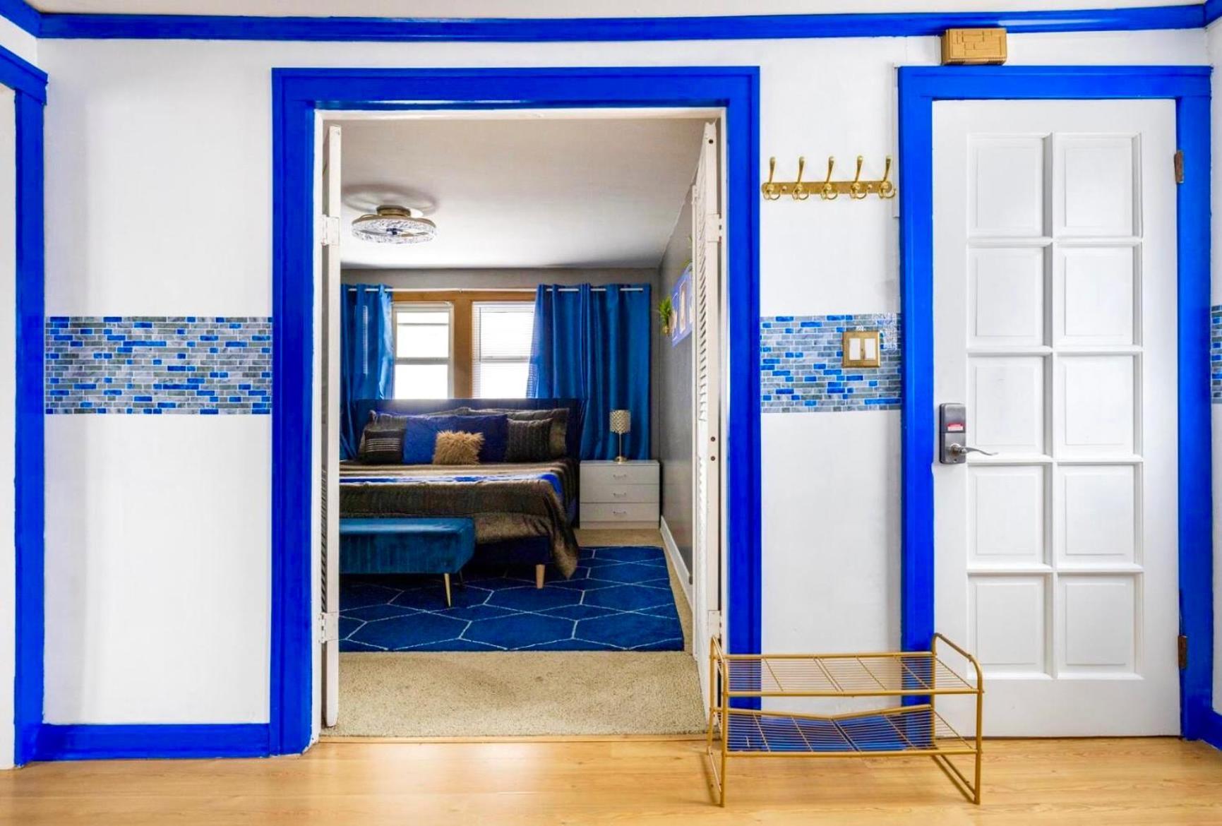 The Sapphire Haven - Your Old Brooklyn Oasis Awaits Families, Couples, Business Travelers Near Downtown With Parking, 300 Mb Wifi & Self Check-In Cleveland Buitenkant foto