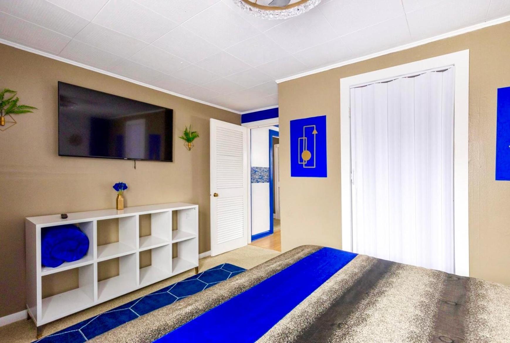 The Sapphire Haven - Your Old Brooklyn Oasis Awaits Families, Couples, Business Travelers Near Downtown With Parking, 300 Mb Wifi & Self Check-In Cleveland Buitenkant foto