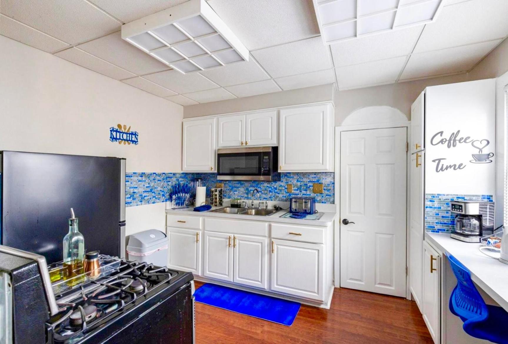 The Sapphire Haven - Your Old Brooklyn Oasis Awaits Families, Couples, Business Travelers Near Downtown With Parking, 300 Mb Wifi & Self Check-In Cleveland Buitenkant foto