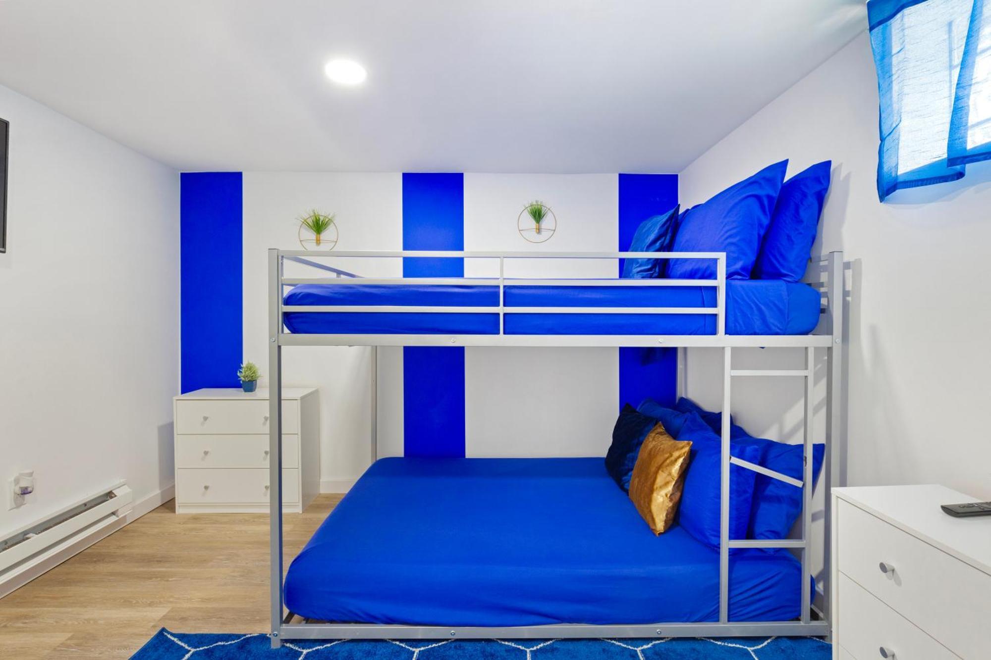 The Sapphire Haven - Your Old Brooklyn Oasis Awaits Families, Couples, Business Travelers Near Downtown With Parking, 300 Mb Wifi & Self Check-In Cleveland Buitenkant foto