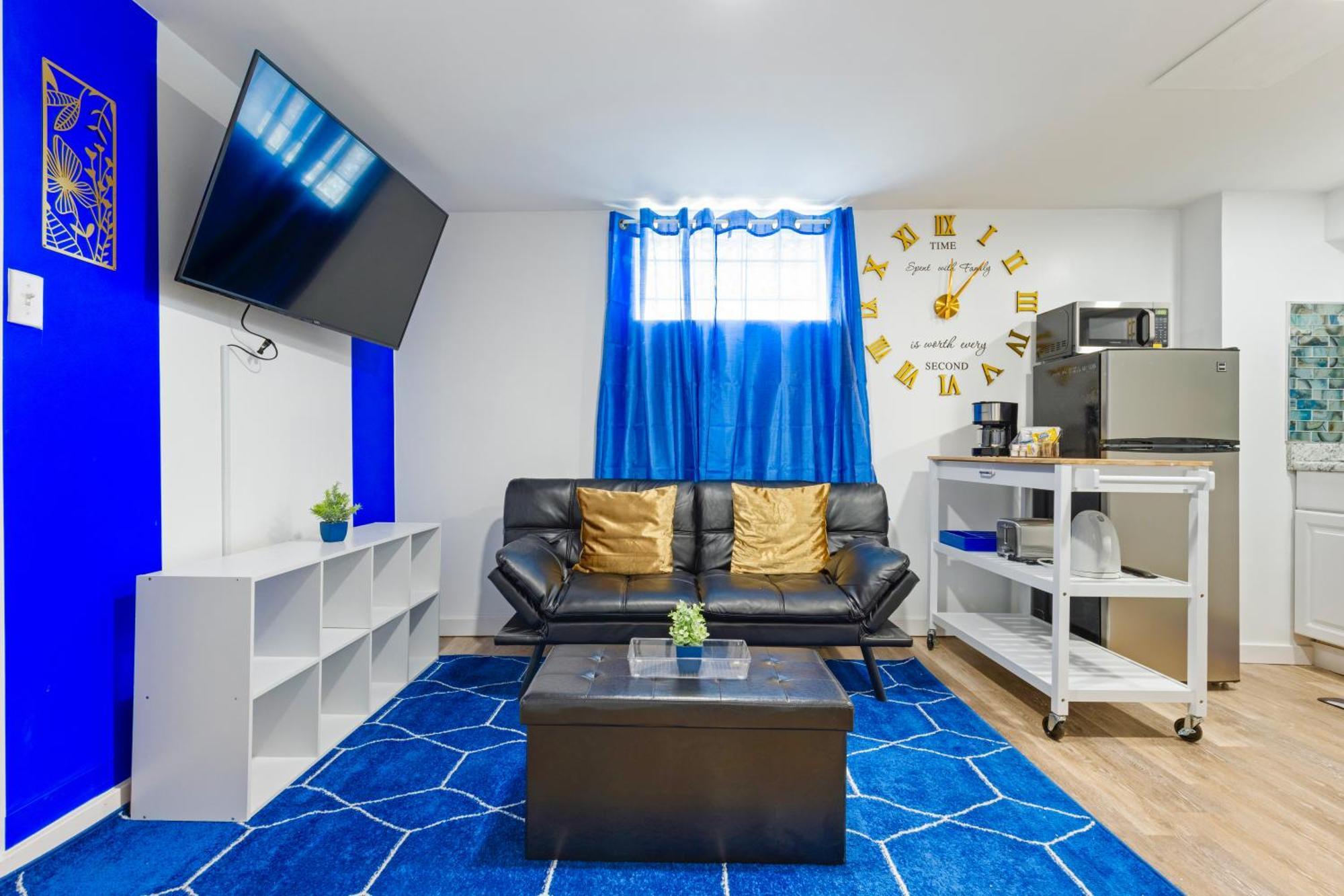 The Sapphire Haven - Your Old Brooklyn Oasis Awaits Families, Couples, Business Travelers Near Downtown With Parking, 300 Mb Wifi & Self Check-In Cleveland Buitenkant foto