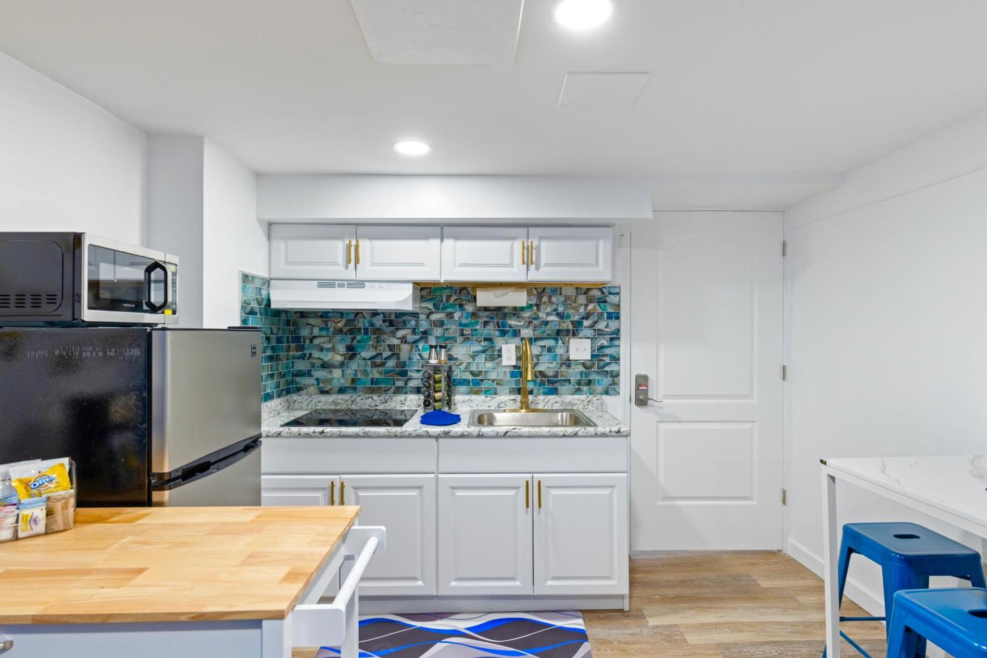 The Sapphire Haven - Your Old Brooklyn Oasis Awaits Families, Couples, Business Travelers Near Downtown With Parking, 300 Mb Wifi & Self Check-In Cleveland Buitenkant foto