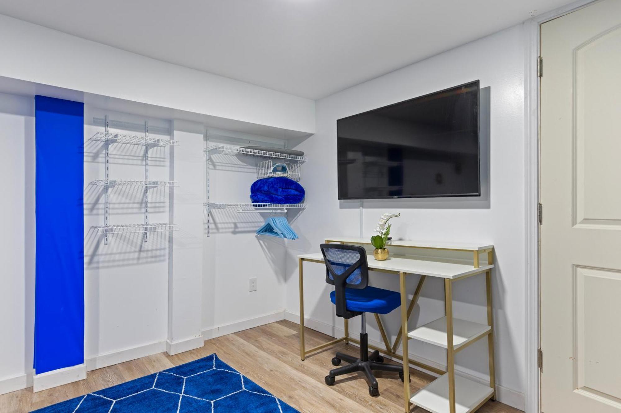 The Sapphire Haven - Your Old Brooklyn Oasis Awaits Families, Couples, Business Travelers Near Downtown With Parking, 300 Mb Wifi & Self Check-In Cleveland Buitenkant foto