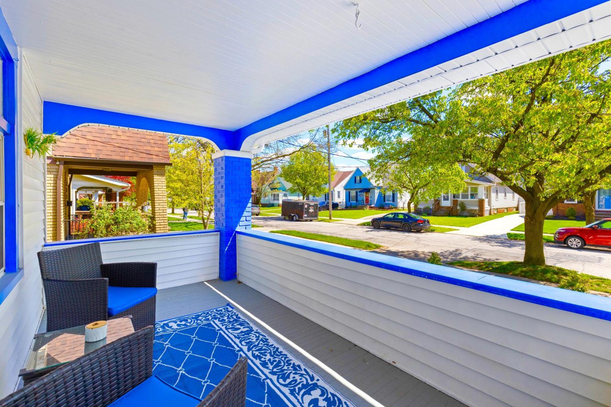 The Sapphire Haven - Your Old Brooklyn Oasis Awaits Families, Couples, Business Travelers Near Downtown With Parking, 300 Mb Wifi & Self Check-In Cleveland Buitenkant foto