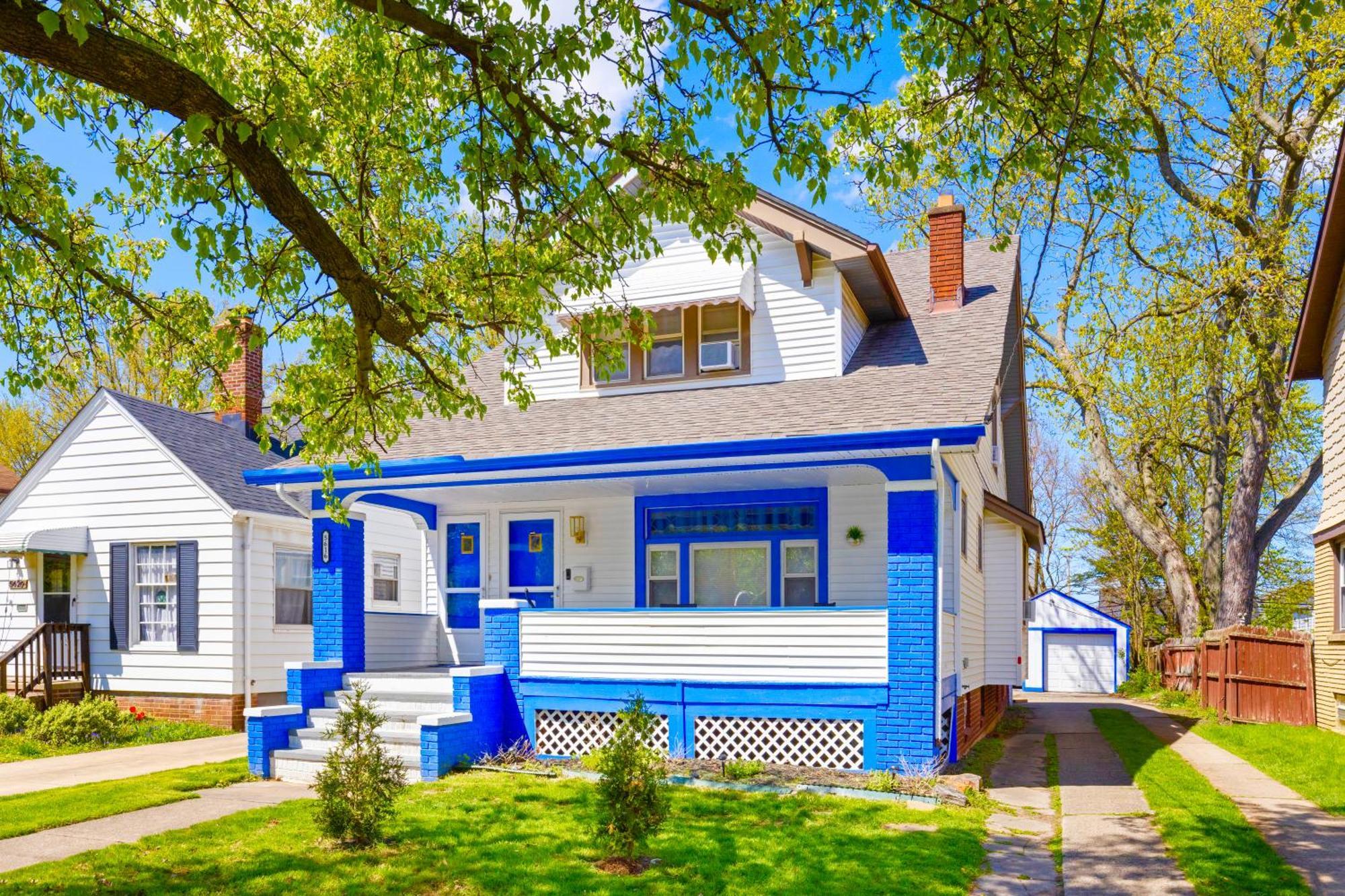 The Sapphire Haven - Your Old Brooklyn Oasis Awaits Families, Couples, Business Travelers Near Downtown With Parking, 300 Mb Wifi & Self Check-In Cleveland Buitenkant foto